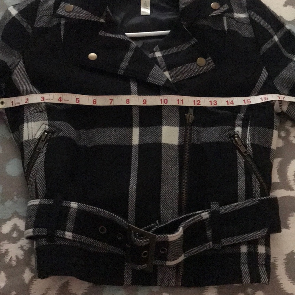 Short plaid jacket - Picture 7 of 8
